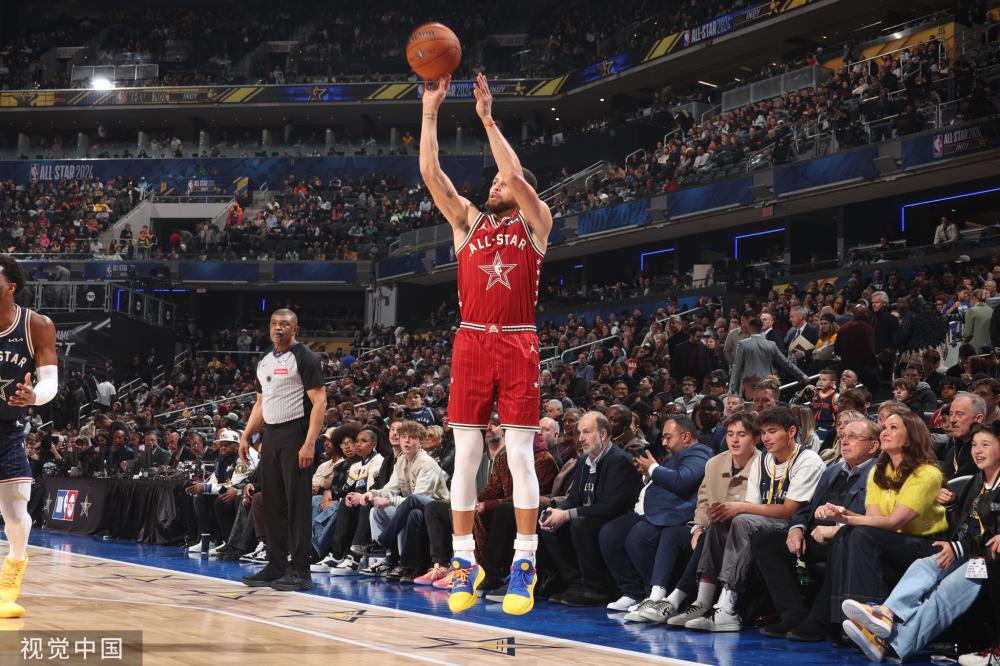 行热烈讨论 行热烈讨论