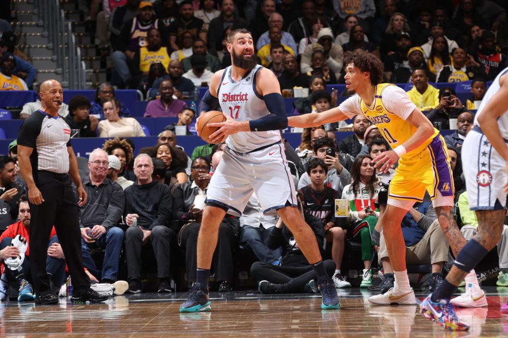 锋线倒下 锋线倒下